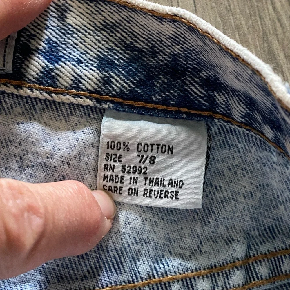 Vintage Jordache White Wash Denim Skirt with Lace Heart! 7/8 💙 - Picture 7 of 8